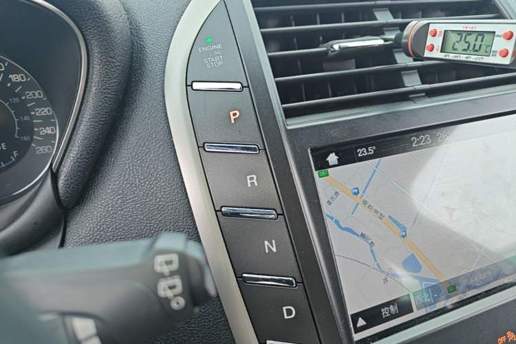 Used Lincoln MKC 2017 2.0T Two-Wheel-Drive Luxury Edition Gear Lever