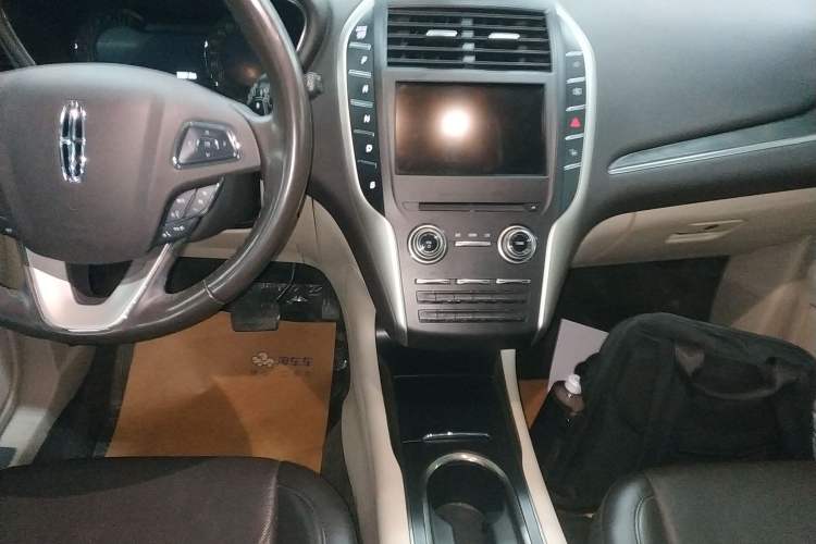 Used Lincoln MKC 2017 2.0T Two-Wheel-Drive Luxury Edition Gear Lever