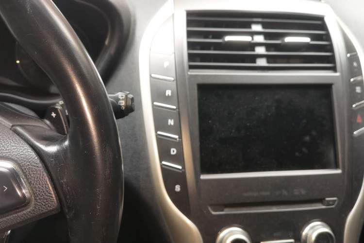 Used Lincoln MKC 2017 2.0T Two-Wheel Drive Deluxe Edition Gear Lever