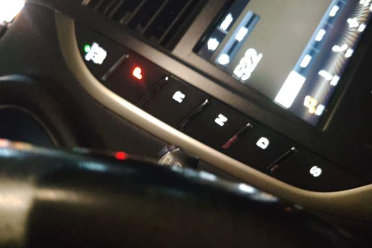 Used Lincoln MKC 2017 2.0T Two-Wheel-Drive Luxury Edition Gear Lever