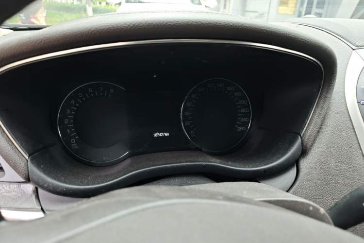 Used Lincoln MKC 2017 2.0T Two-Wheel-Drive Luxury Edition Instrument Cluster