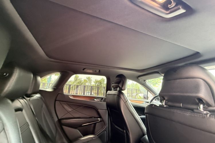 Used Lincoln MKC 2017 2.0T Four-Wheel Drive Prestige Edition Interior 1