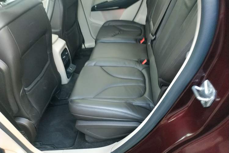 Used Lincoln MKC 2017 2.0T Four-Wheel Drive Zunya Edition Interior 4