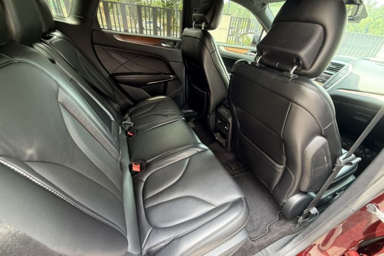 Used Lincoln MKC 2017 2.0T Four-Wheel Drive Prestige Edition Interior 5