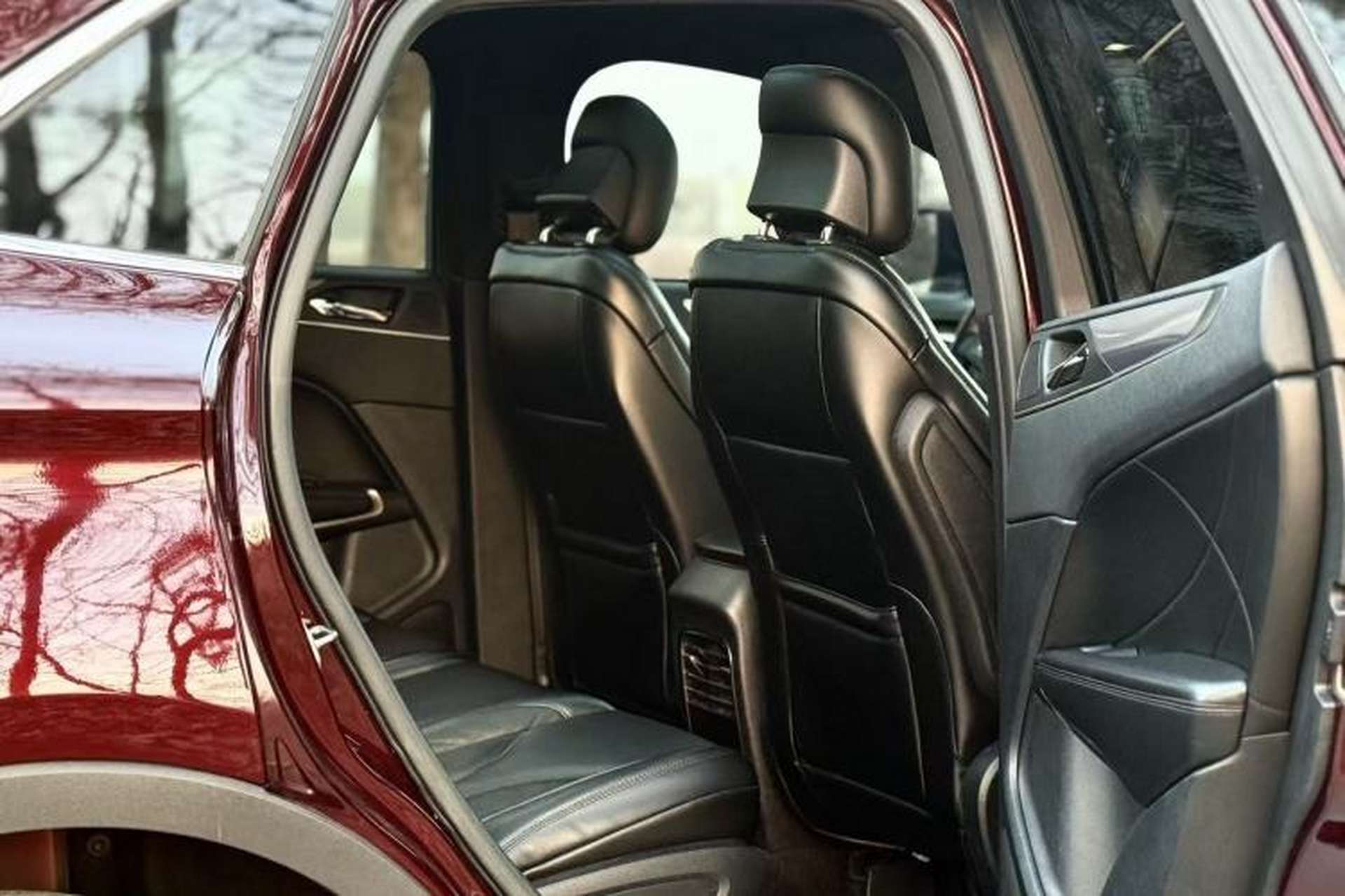Used Lincoln MKC 2017 2.0T Two-Wheel Drive Deluxe Edition Interior 5