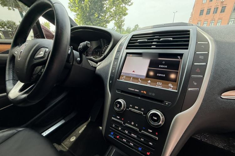 Used Lincoln MKC 2017 2.0T Four-Wheel Drive Prestige Edition Interior 6