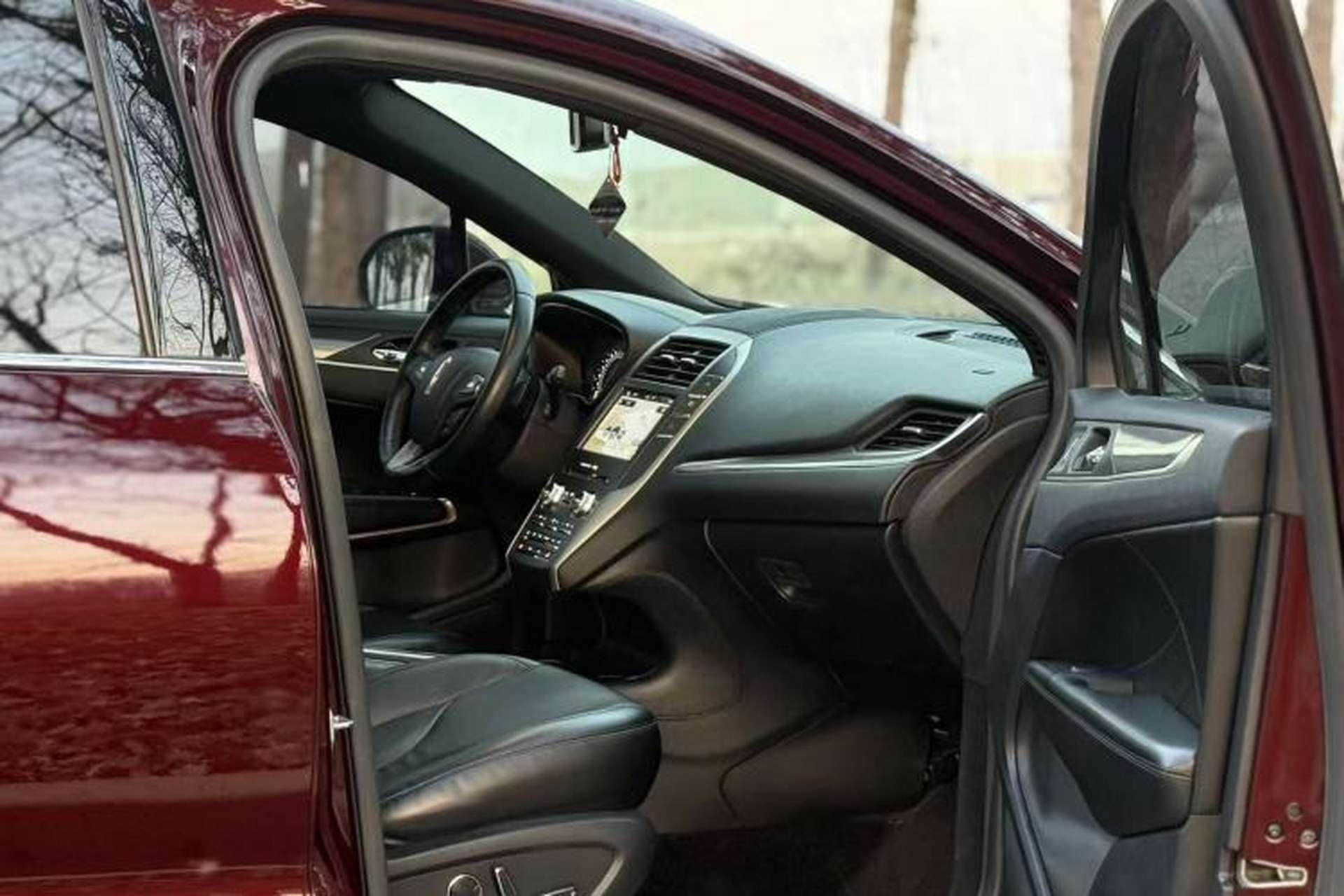 Used Lincoln MKC 2017 2.0T Two-Wheel Drive Deluxe Edition Interior 7