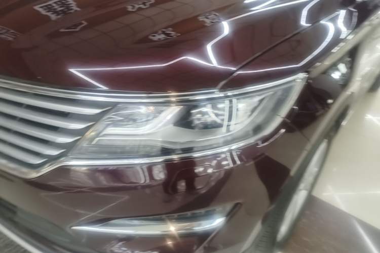 Used Lincoln MKC 2017 2.0T Two-Wheel Drive Deluxe Edition Left Front Headlight