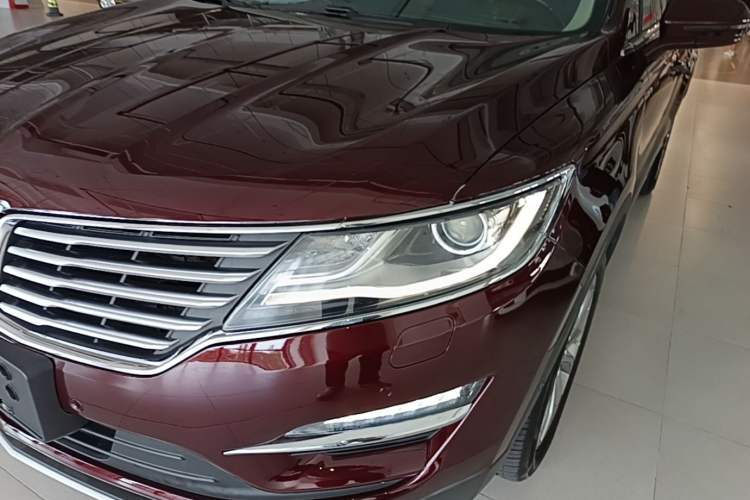 Used Lincoln MKC 2017 2.0T Two-Wheel-Drive Luxury Edition Left Front Headlight