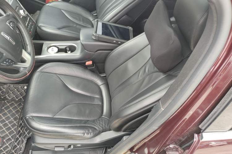 Used Lincoln MKC 2017 2.0T Two-Wheel Drive Deluxe Edition Left Front Seat