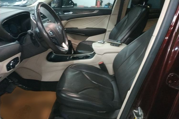 Used Lincoln MKC 2017 2.0T Two-Wheel-Drive Luxury Edition Left Front Seat