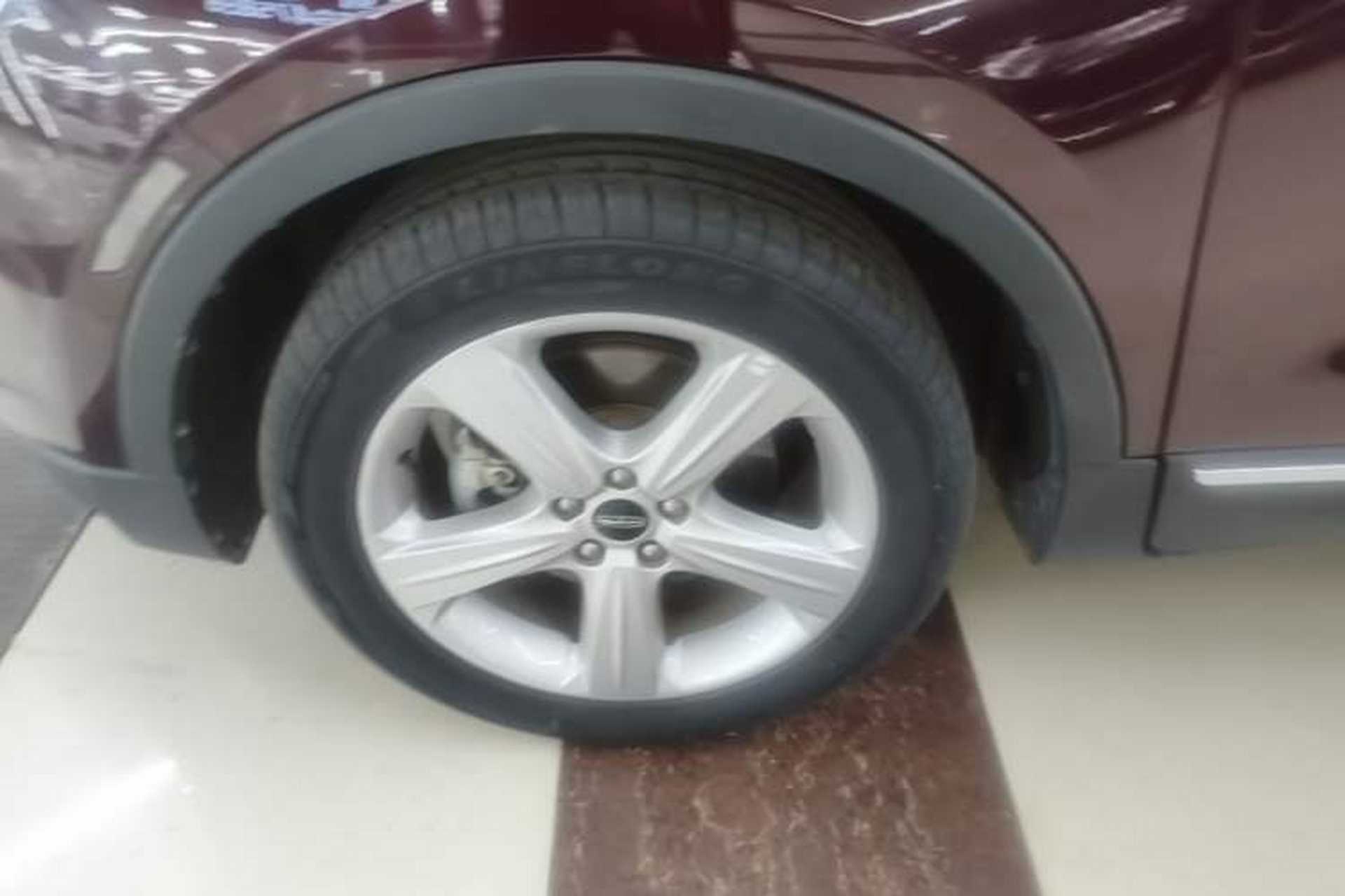 Used Lincoln MKC 2017 2.0T Two-Wheel Drive Deluxe Edition Left Front Wheel Hub