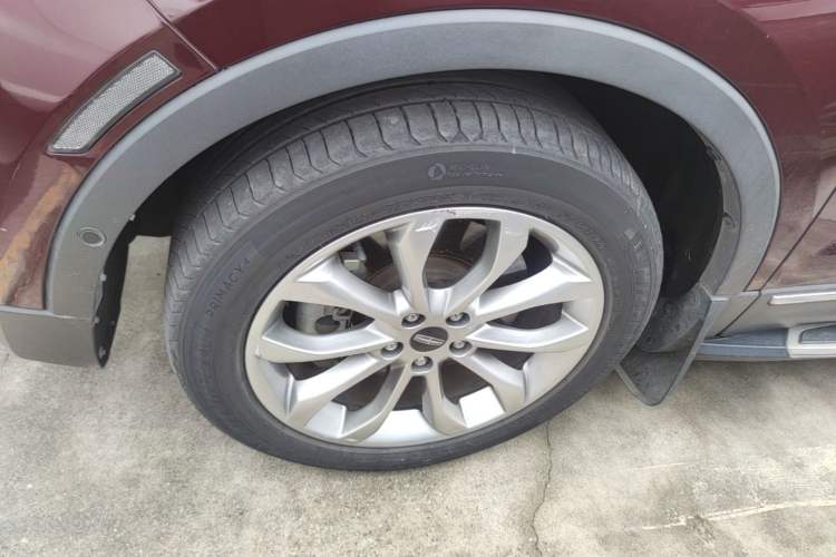 Used Lincoln MKC 2017 2.0T Four-Wheel Drive Zunya Edition Left Front Wheel Hub