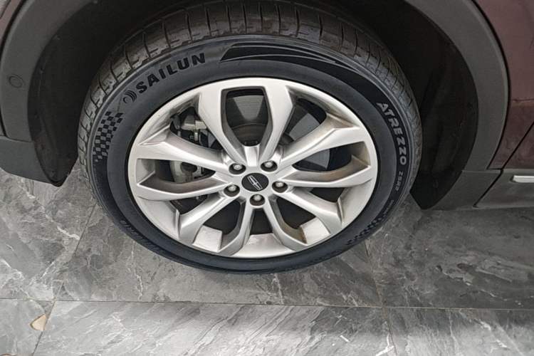 Used Lincoln MKC 2017 2.0T Four-Wheel Drive Zunya Edition Left Front Wheel Hub