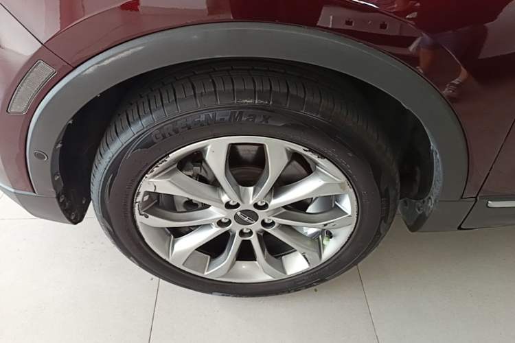 Used Lincoln MKC 2017 2.0T Two-Wheel-Drive Luxury Edition Left Front Wheel Hub