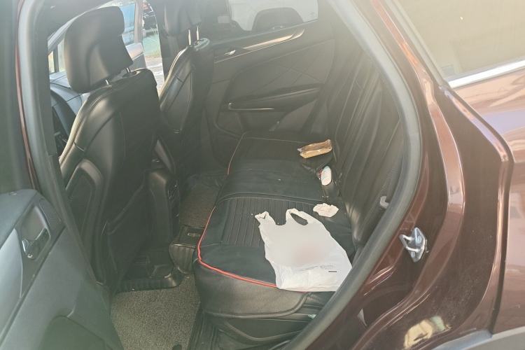 Used Lincoln MKC 2017 2.0T Two-Wheel Drive Deluxe Edition Left Rear Seat