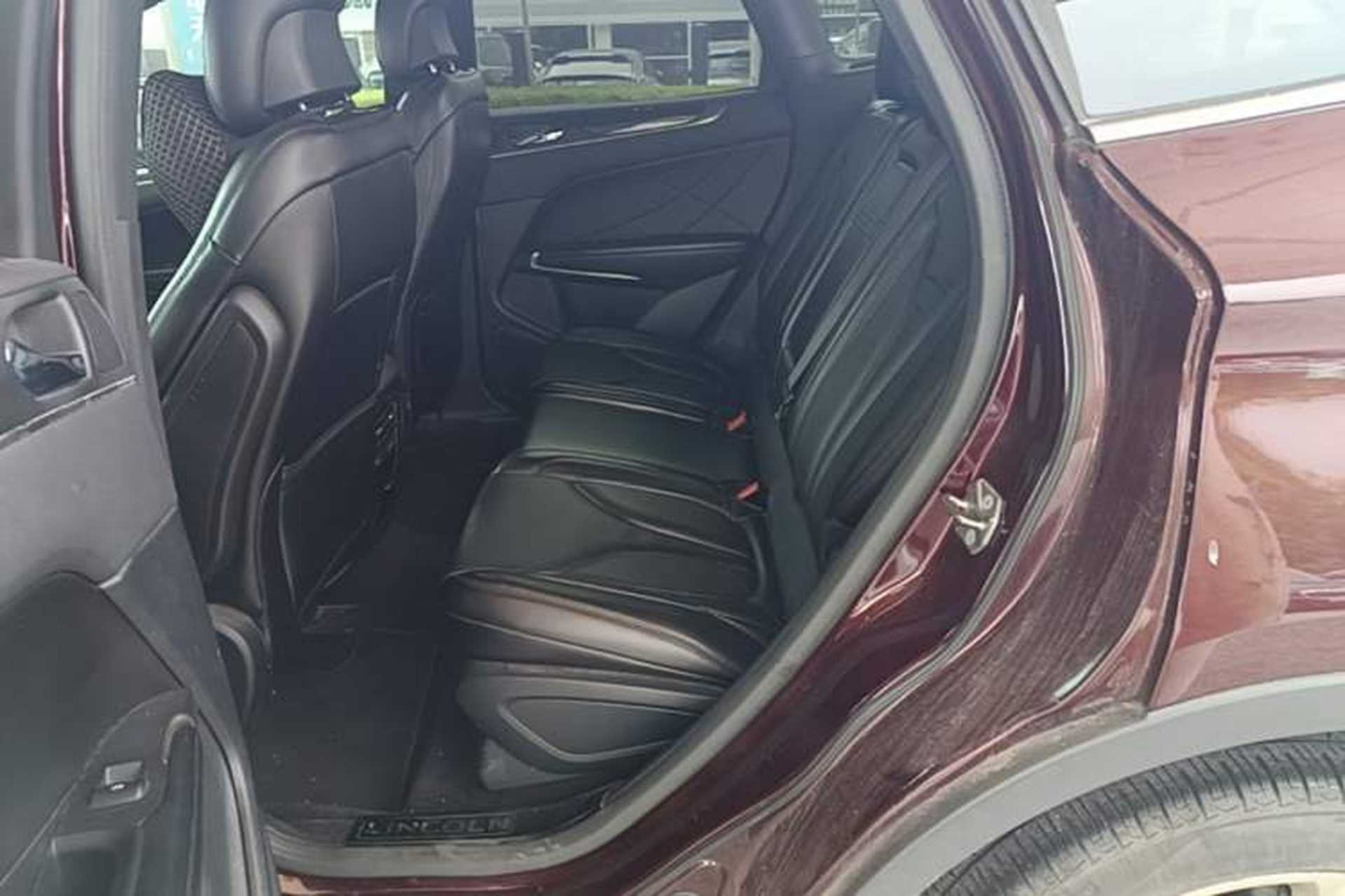Used Lincoln MKC 2017 2.0T Two-Wheel Drive Deluxe Edition Left Rear Seat