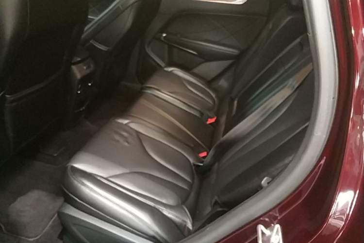 Used Lincoln MKC 2017 2.0T Four-Wheel Drive Prestige Edition Left Rear Seat