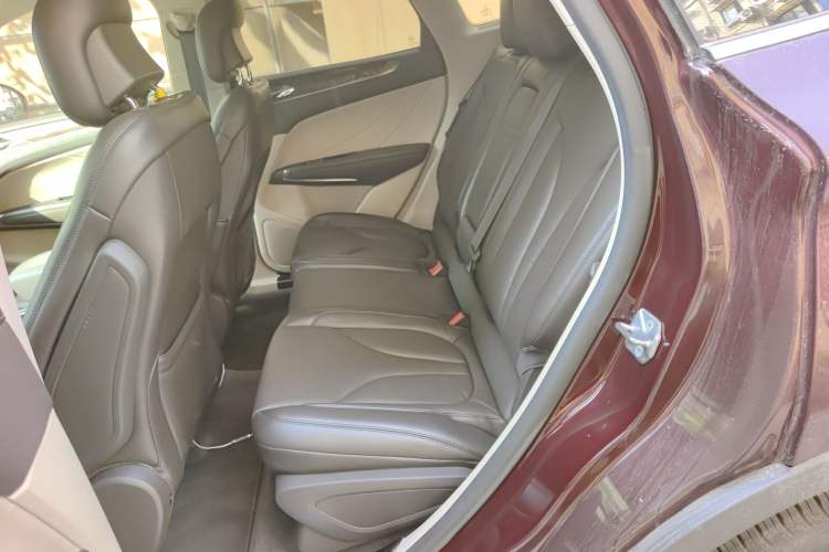 Used Lincoln MKC 2017 2.0T Two-Wheel-Drive Luxury Edition Left Rear Seat