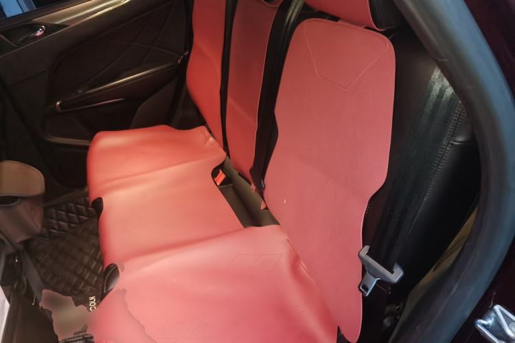 Used Lincoln MKC 2017 2.0T Two-Wheel Drive Deluxe Edition Left Rear Seat