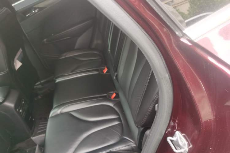 Used Lincoln MKC 2017 2.0T Two-Wheel Drive Deluxe Edition Left Rear Seat