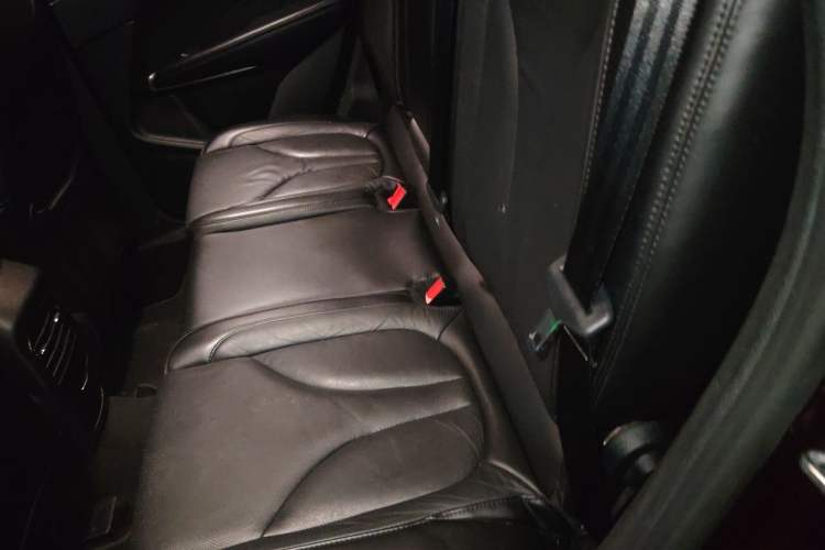 Used Lincoln MKC 2017 2.0T Two-Wheel-Drive Luxury Edition Left Rear Seat
