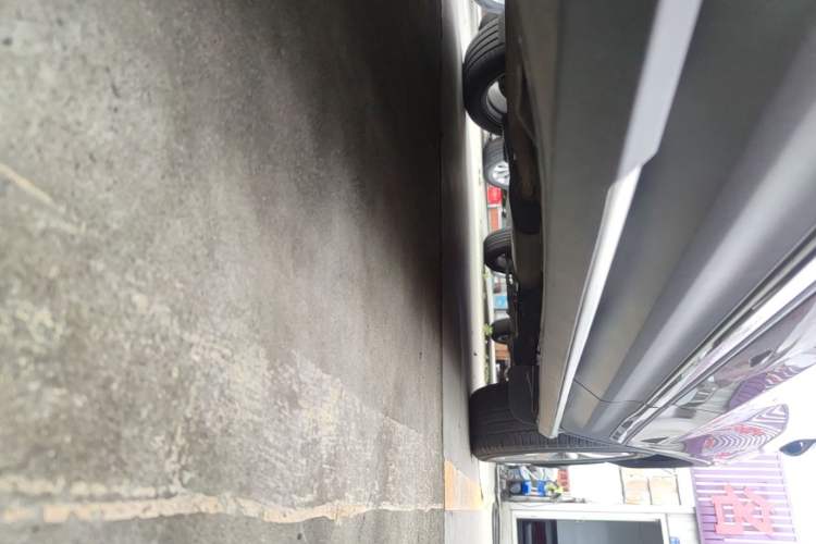 Used Lincoln MKC 2017 2.0T Four-Wheel Drive Zunya Edition Left Side Sill