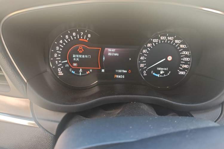 Used Lincoln MKC 2017 2.0T Two-Wheel Drive Deluxe Edition Odometer Close Up