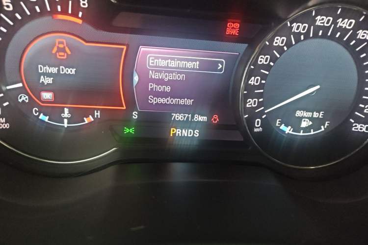 Used Lincoln MKC 2017 2.0T Two-Wheel-Drive Luxury Edition Odometer Close Up