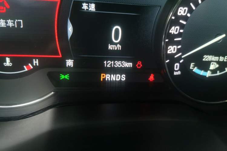 Used Lincoln MKC 2017 2.0T Two-Wheel Drive Deluxe Edition Odometer Close Up