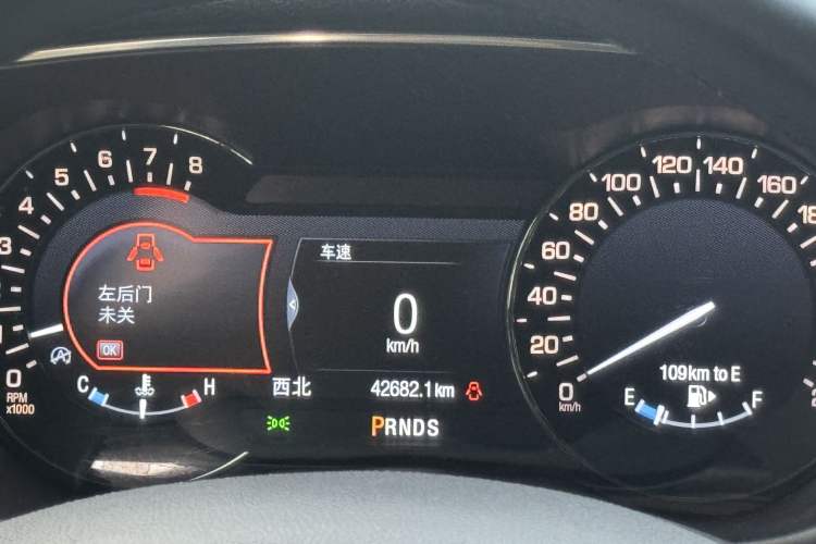Used Lincoln MKC 2017 2.0T Two-Wheel Drive Deluxe Edition Odometer Close Up