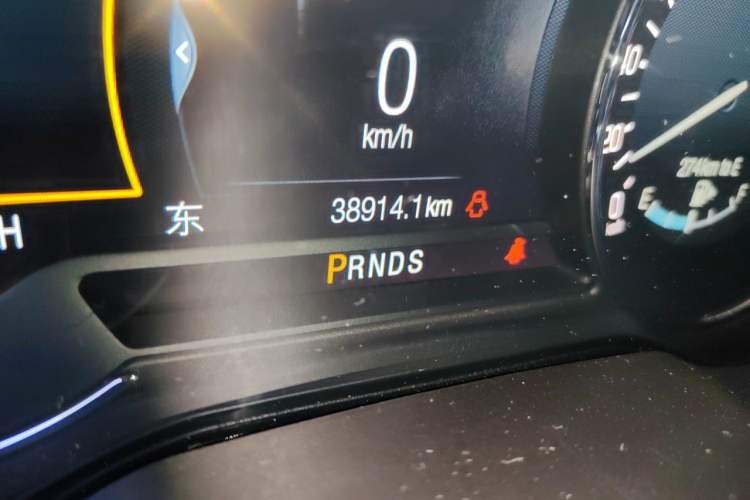 Used Lincoln MKC 2017 2.0T Two-Wheel Drive Deluxe Edition Odometer Close Up