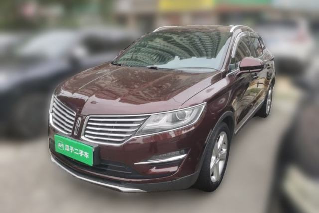Ojetý Lincoln MKC 2017 2.0T Two-Wheel Drive Deluxe Edition
