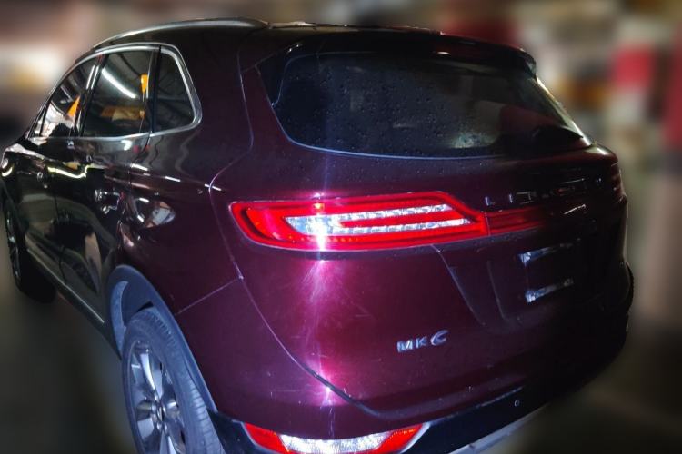 Used Lincoln MKC 2017 2.0T Two-Wheel-Drive Luxury Edition Rear Left 45 Deg