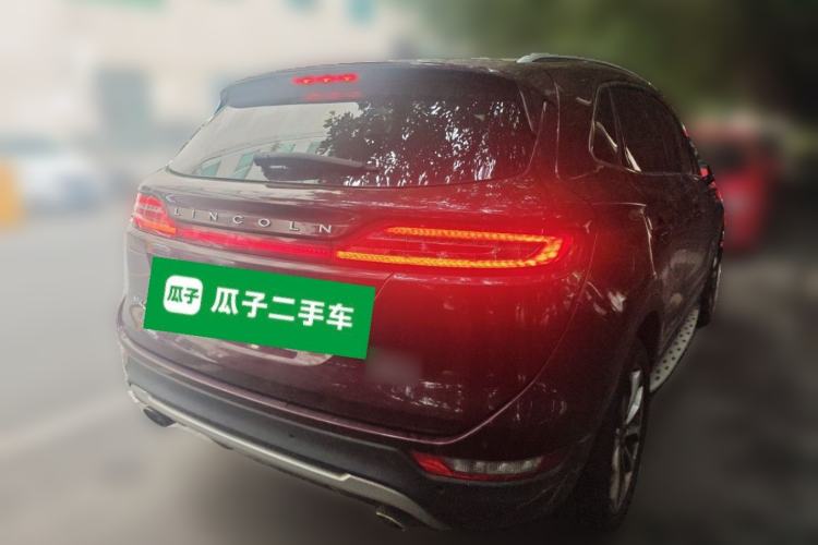 Used Lincoln MKC 2017 2.0T Two-Wheel Drive Deluxe Edition Rear Right 45 Deg