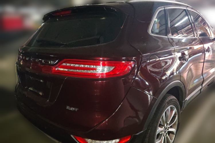 Used Lincoln MKC 2017 2.0T Two-Wheel-Drive Luxury Edition Rear Right 45 Deg