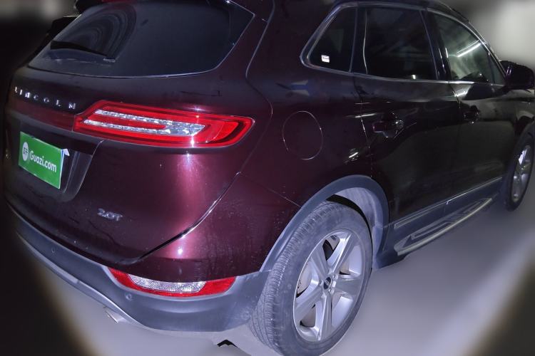 Used Lincoln MKC 2017 2.0T Two-Wheel Drive Deluxe Edition Rear Right 45 Deg