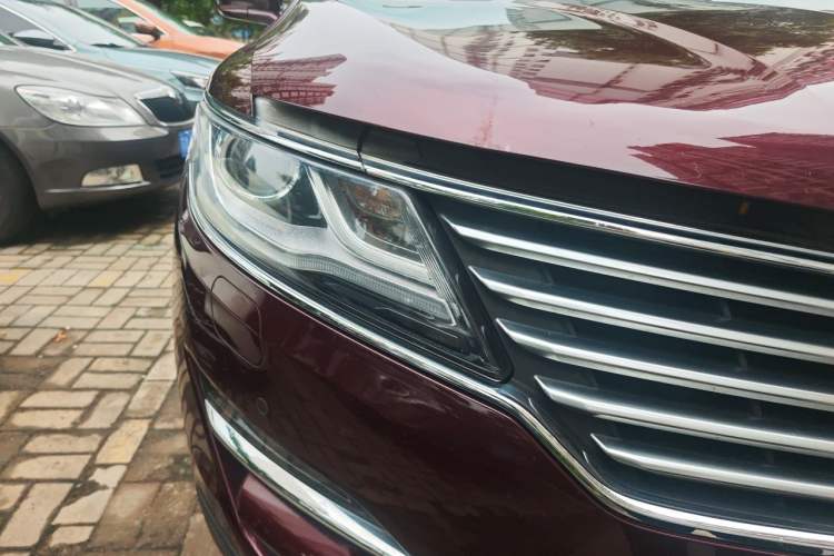 Used Lincoln MKC 2017 2.0T Four-Wheel Drive Zunya Edition Right Front Headlight
