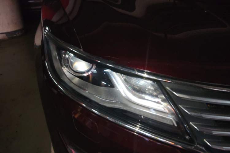 Used Lincoln MKC 2017 2.0T Two-Wheel-Drive Luxury Edition Right Front Headlight