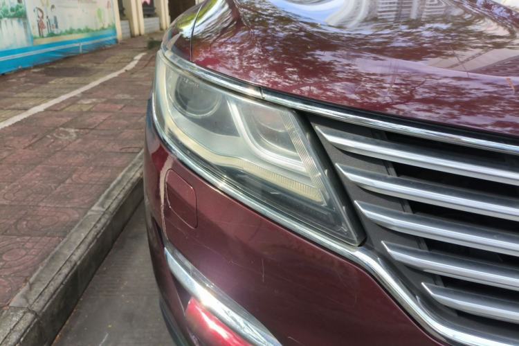 Used Lincoln MKC 2017 2.0T Two-Wheel Drive Zunyue Edition Right Front Headlight