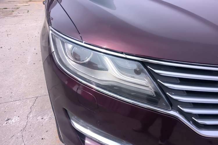 Used Lincoln MKC 2017 2.0T Four-Wheel Drive Zunya Edition Right Front Headlight