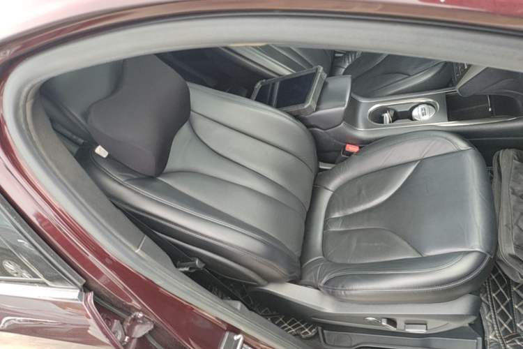 Used Lincoln MKC 2017 2.0T Two-Wheel Drive Deluxe Edition Right Front Seat
