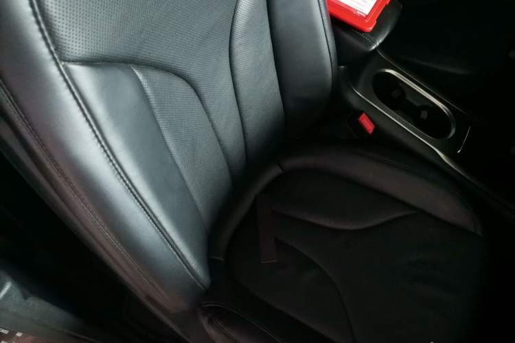 Used Lincoln MKC 2017 2.0T Four-Wheel Drive Zunya Edition Right Front Seat