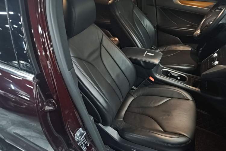 Used Lincoln MKC 2017 2.0T Four-Wheel Drive Zunya Edition Right Front Seat