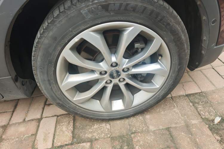 Used Lincoln MKC 2017 2.0T Four-Wheel Drive Zunya Edition Right Front Wheel Hub