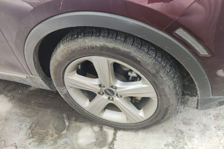 Used Lincoln MKC 2017 2.0T Two-Wheel Drive Deluxe Edition Right Front Wheel Hub