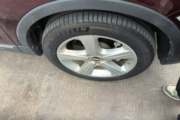 Used Lincoln MKC 2017 2.0T Two-Wheel Drive Zunyue Edition Right Front Wheel Hub