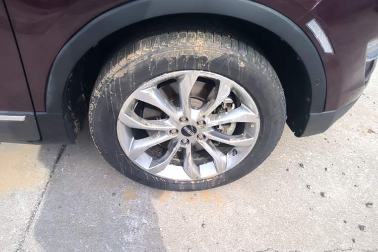 Used Lincoln MKC 2017 2.0T Four-Wheel Drive Zunya Edition Right Front Wheel Hub