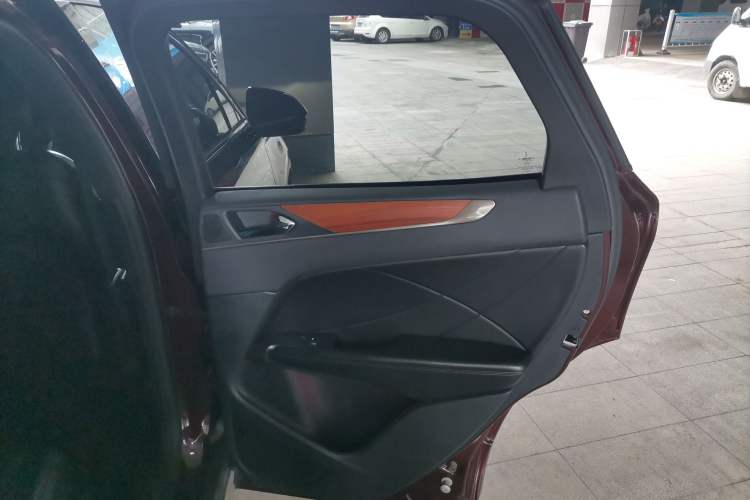 Used Lincoln MKC 2017 2.0T Four-Wheel Drive Zunya Edition Right Rear Door Interior