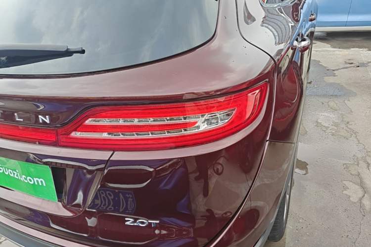 Used Lincoln MKC 2017 2.0T Two-Wheel-Drive Luxury Edition Right Rear Taillight